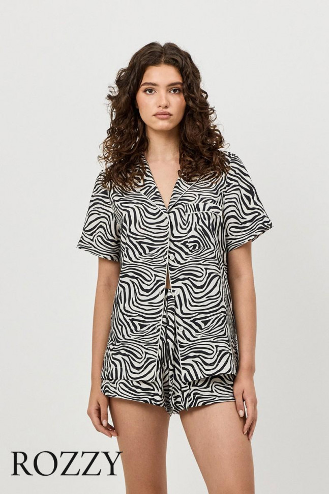 Пижама вискозная с шортами Aruelle Sway черный/молочный